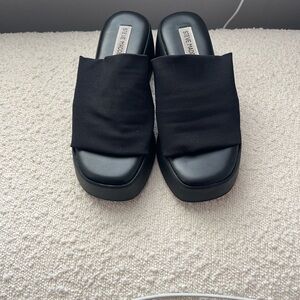 Steve Madden “SLINKY30” style color black